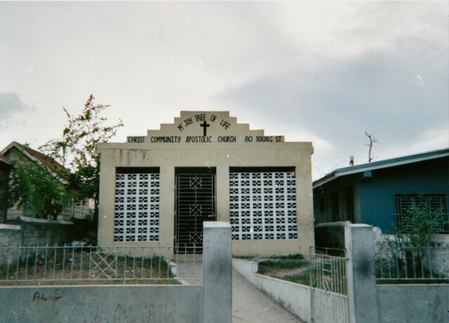 Spanish Town Eglise